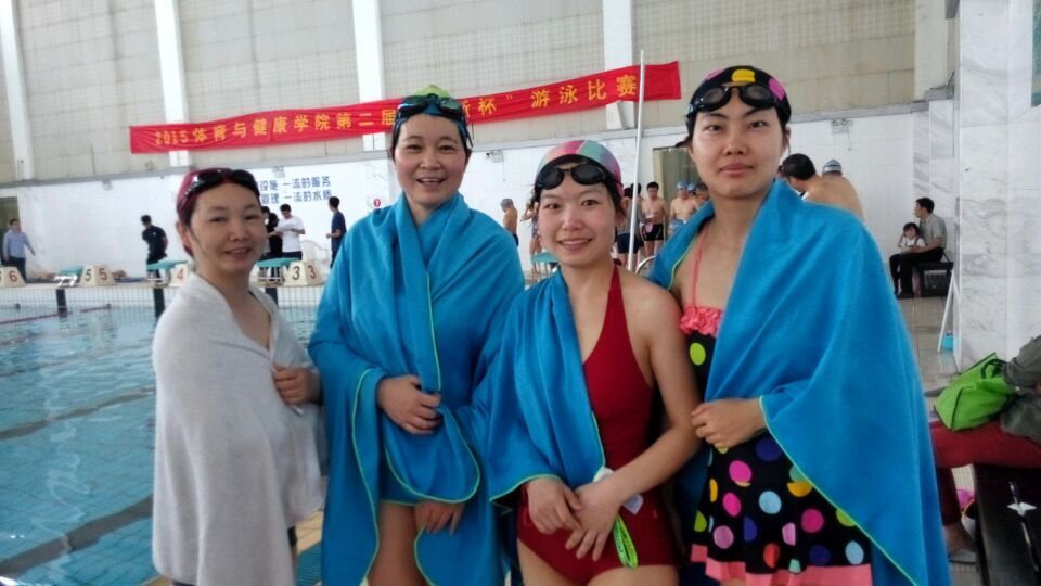 参赛队员获得女子接力第一名