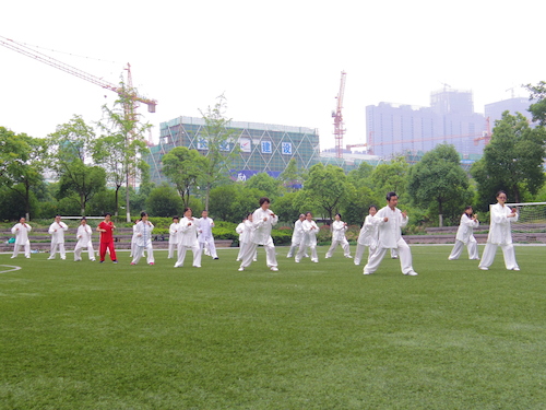 太极拳俱乐部小足球场表演（校庆日）