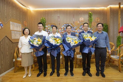20231102省市工会领导看望慰问劳模 (18)小