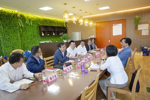 20231102省市工会领导看望慰问劳模 (6)小
