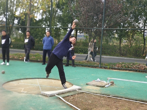 铅球陆洪良