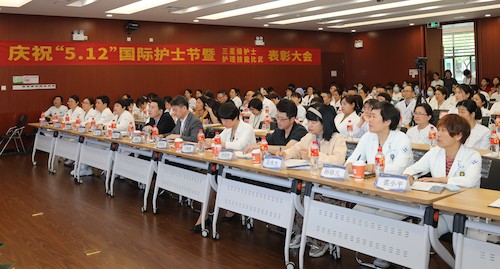评委