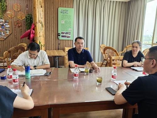 学校工会召开新学期专题工作会议1