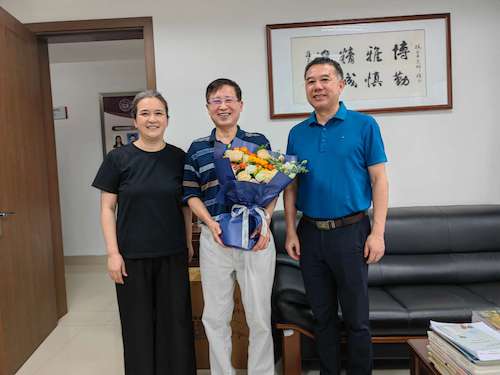 殷企平