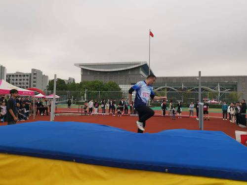 徐舜磊老师跳高