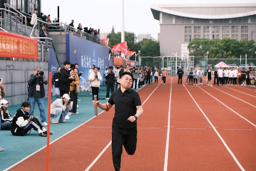 迎面接力-曹世华