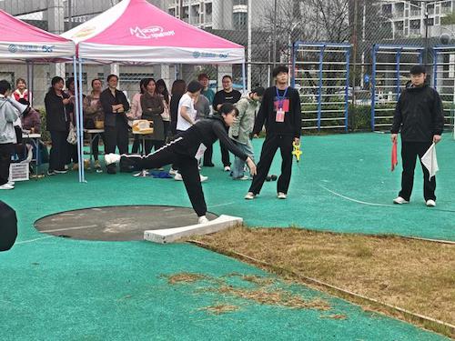 马锐在铅球比赛决赛中2