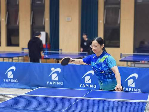 赵易教授比赛中