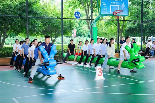 齐步向前比赛现场